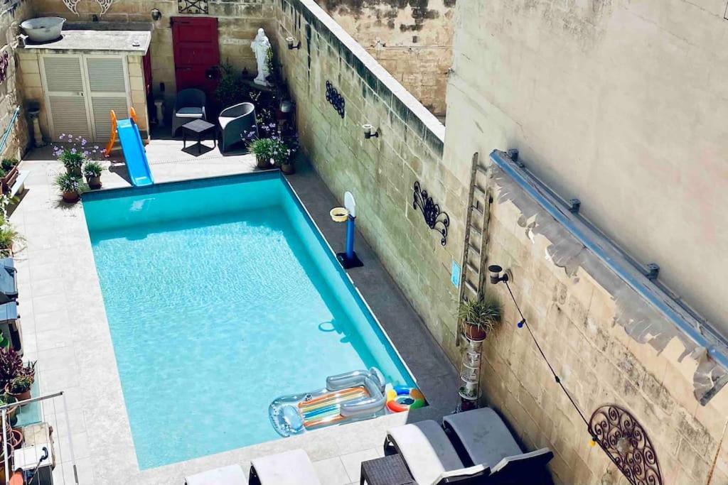 Free Breakfast, Pool, Spacious Aircon Hideaway Apartamento Mosta Exterior foto