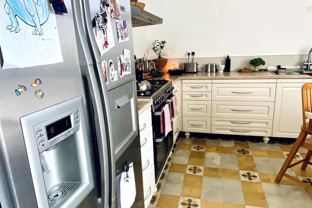 Free Breakfast, Pool, Spacious Aircon Hideaway Apartamento Mosta Exterior foto