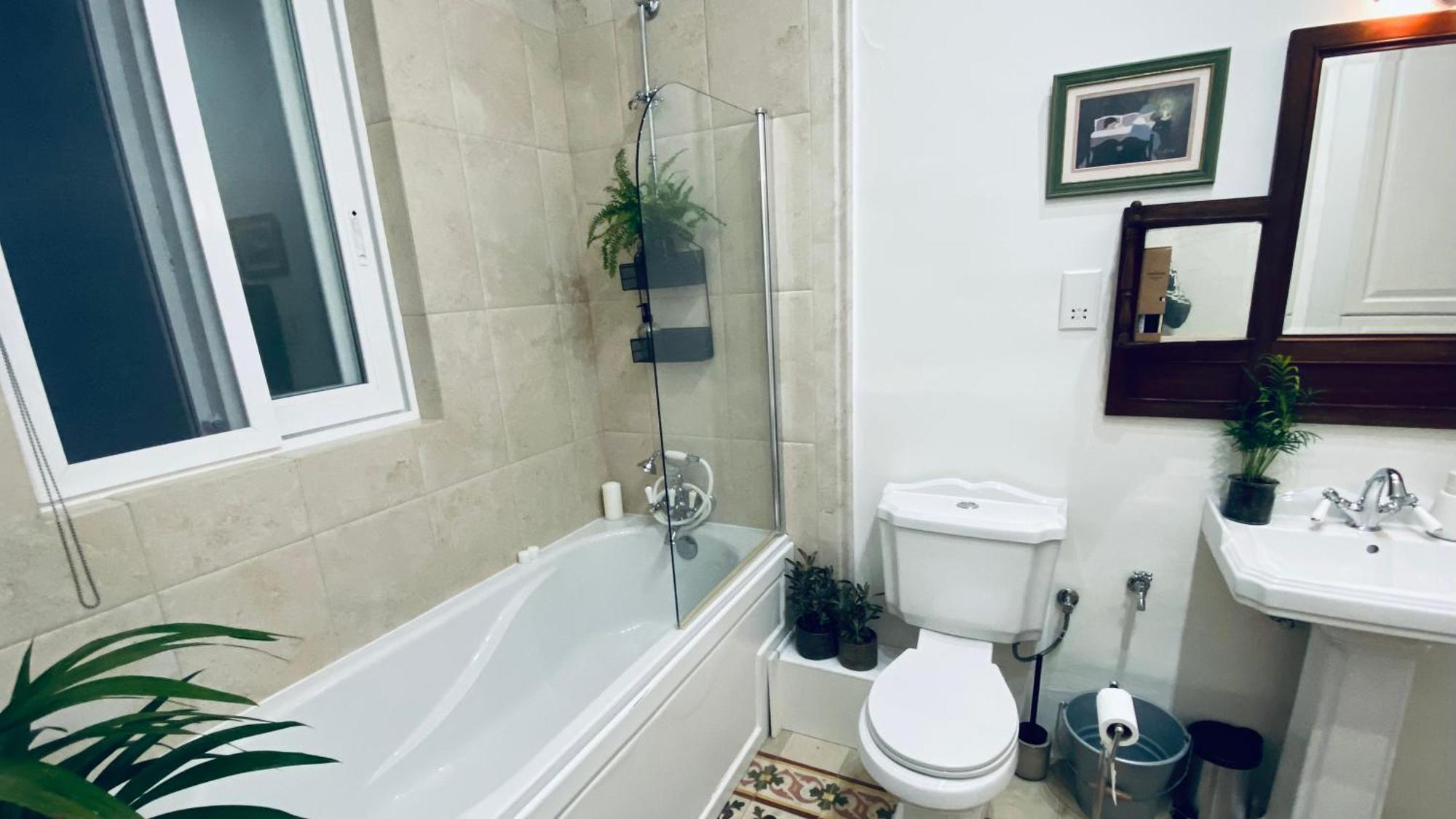 Free Breakfast, Pool, Spacious Aircon Hideaway Apartamento Mosta Exterior foto